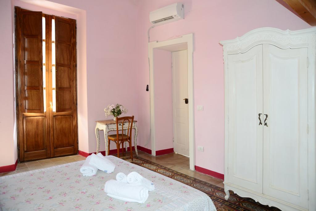 Hotel Il Corso 41 Openhouse Bosa Habitación foto